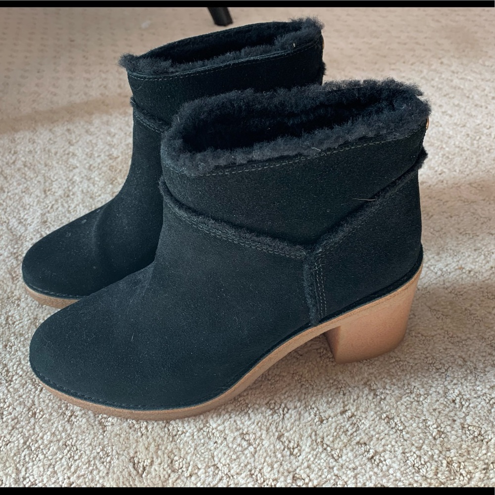 UGG | Black Ankle Boot (Like New 7.5)